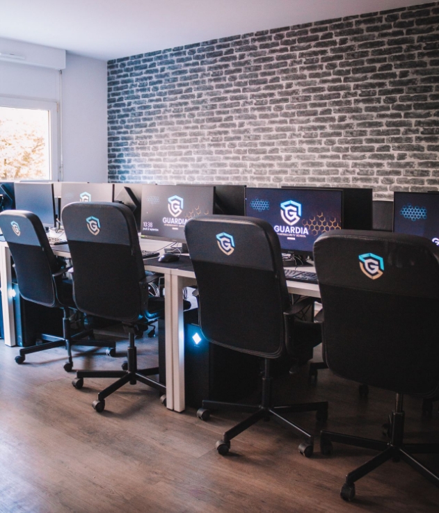 Salle informatique du campus de Lyon