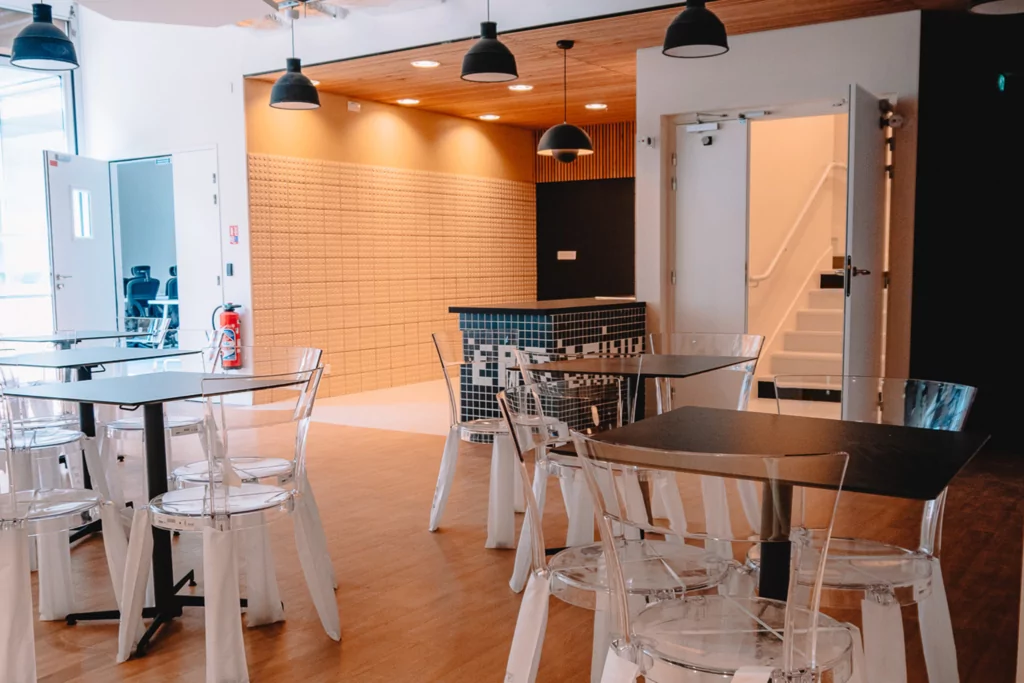 Espace de travail collaboratif sur le campus Guardia CS à La Défense