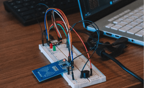 Réaliser un pentest d’un objet connecté (firmware, radio, communication et sécurisation)